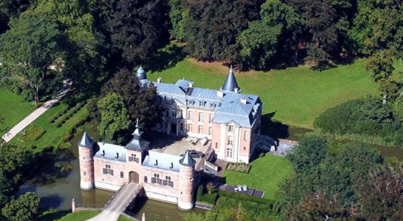 Kasteel Pulhof, Wijnegem, Belgium
